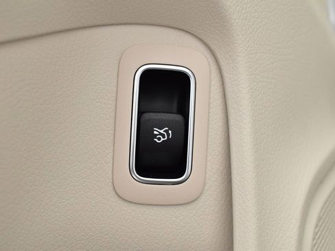 Certified 2025 Mercedes-Benz CLA 250 4MATIC image 14