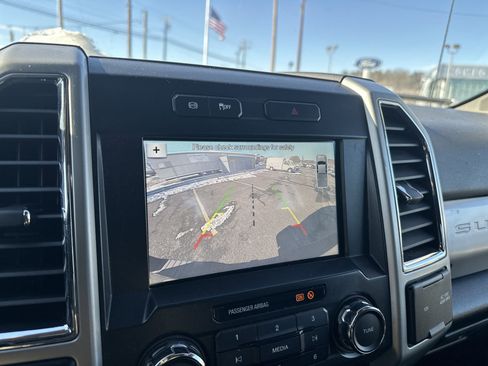 Used 2018 Ford F250 Lariat image 21