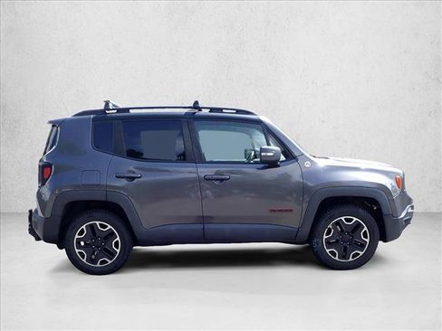 Used 2016 Jeep Renegade Trailhawk AWD/4WD image 4