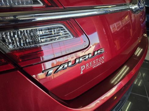 Used 2013 Ford Taurus Limited image 28