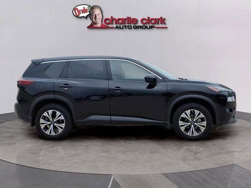 Used 2023 Nissan Rogue SV FWD image 6