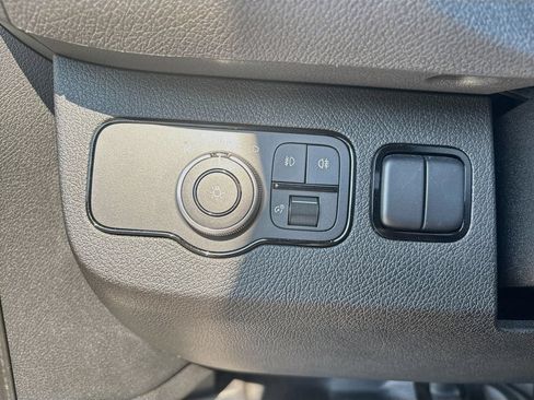 Used 2023 Mercedes-Benz Sprinter 3500 image 42