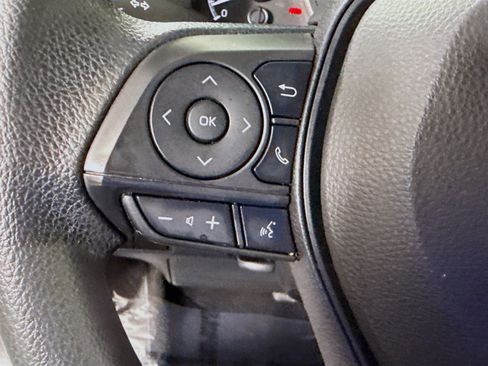 Used 2022 Toyota Corolla LE FWD image 14