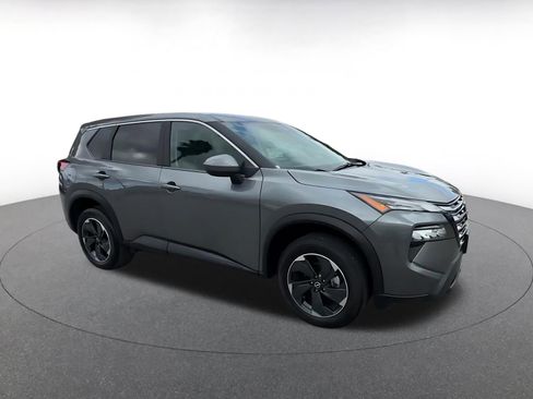 Used 2025 Nissan Rogue SV AWD/4WD image 2