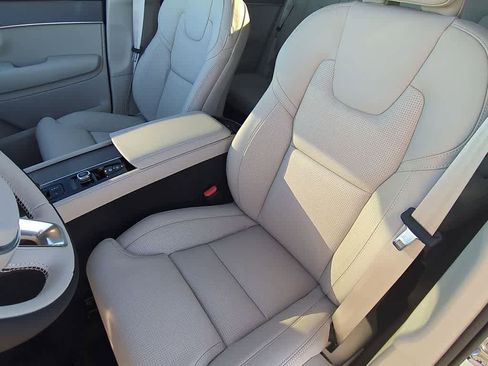 New 2026 Volvo XC90 B6 Ultra w/ Protection Package Premier AWD/4WD image 14