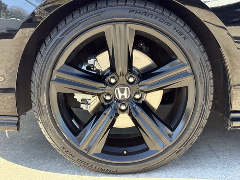 Used 2025 Honda Accord Sport image 12