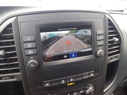 Used 2023 Mercedes-Benz Metris Passenger image 26