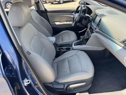 Used 2017 Hyundai Elantra Limited w/ Limited Ultimate Package 05 FWD image 12