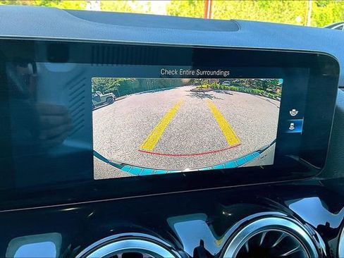 Certified 2022 Mercedes-Benz GLA 250 4MATIC image 17