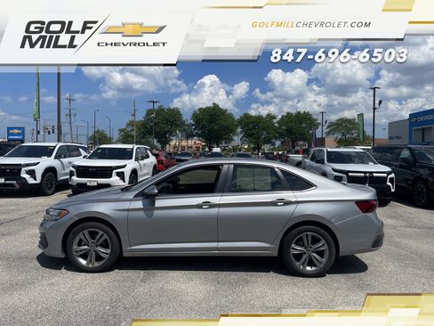 Used 2024 Volkswagen Jetta SE FWD image 9