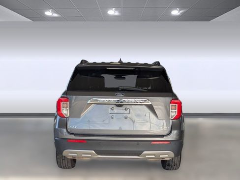 Certified 2022 Ford Explorer XLT w/ Equipment Group 202A image 9