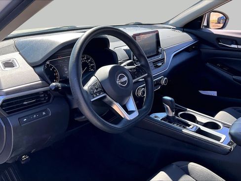Used 2023 Nissan Altima 2.5 SV FWD image 17