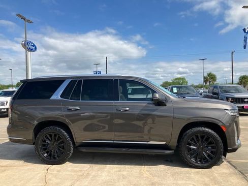 Used 2021 Cadillac Escalade Premium Luxury AWD/4WD image 8