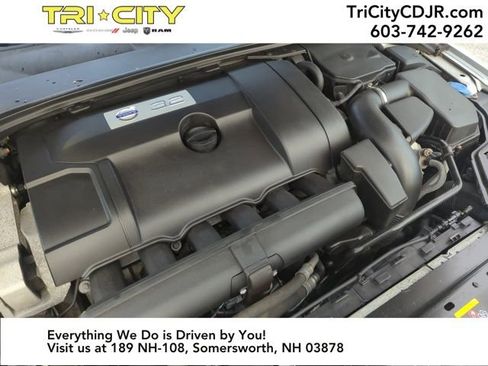 Used 2010 Volvo V70 3.2 image 24