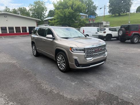 Used 2023 GMC Acadia Denali w/ Denali Ultimate Package FWD image 7