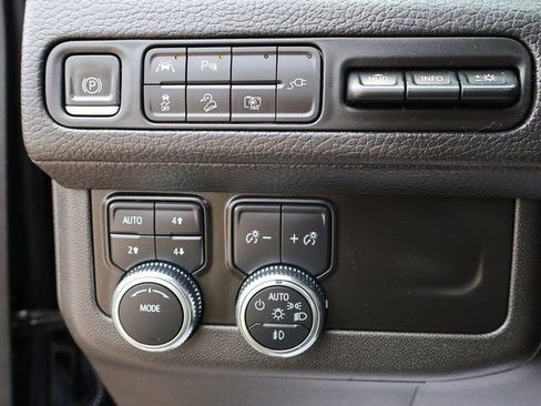 Used 2022 GMC Yukon XL Denali AWD/4WD image 41
