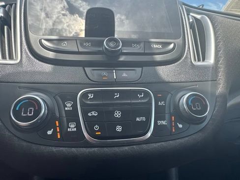 Used 2022 Chevrolet Malibu LT FWD image 5