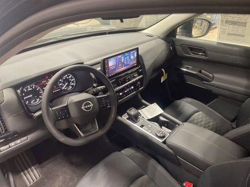 New 2026 Nissan Pathfinder SV image 10