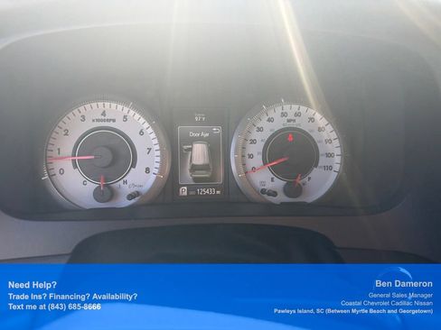 Used 2017 Toyota Sienna SE Premium FWD image 6