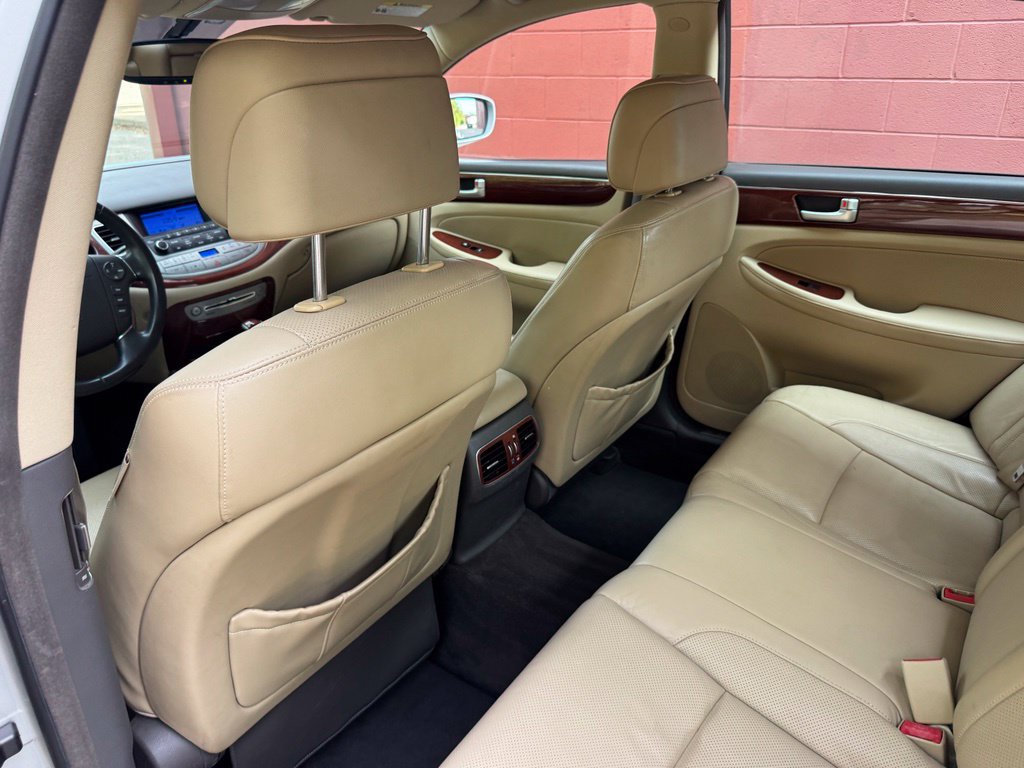 Used 2012 Hyundai Genesis 3.8 RWD image 17