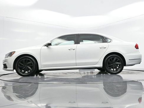 Used 2018 Volkswagen Passat 2.0T SE image 44