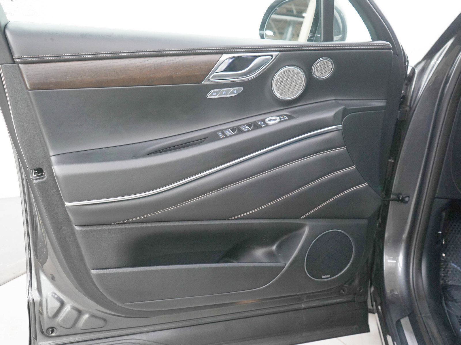 Used 2023 Genesis GV80 3.5T Advanced + AWD/4WD image 24