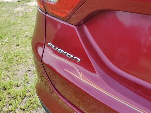 Used 2015 Ford Fusion SE FWD image 24