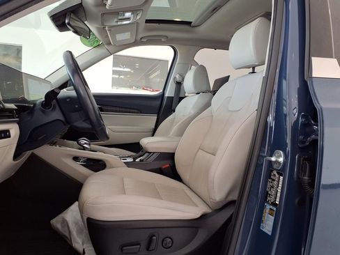 Used 2023 Kia Telluride EX w/ EX Captain's Chair Package FWD image 10