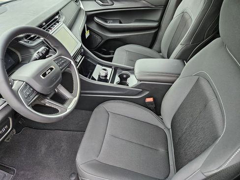 New 2026 Jeep Grand Cherokee L Laredo image 14