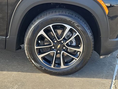 Used 2025 Chevrolet TrailBlazer LT FWD image 22