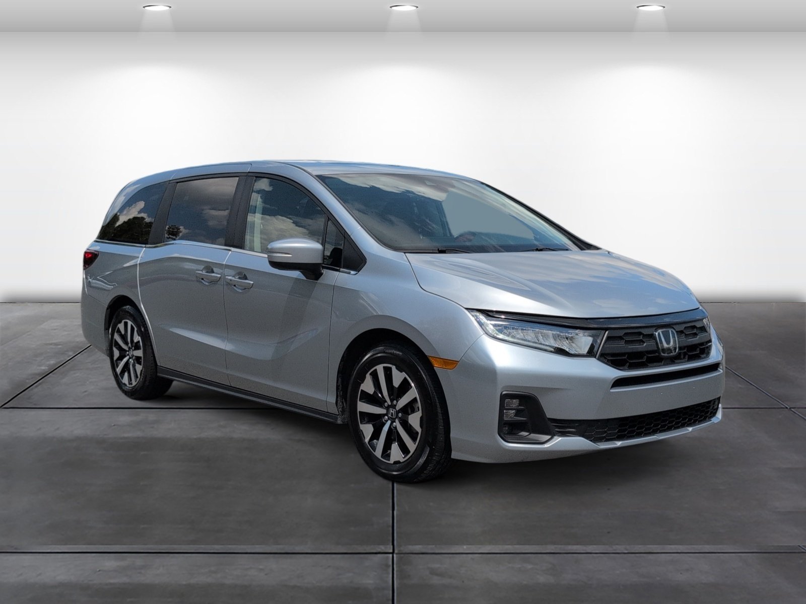 Certified 2025 Honda Odyssey EX-L image 2
