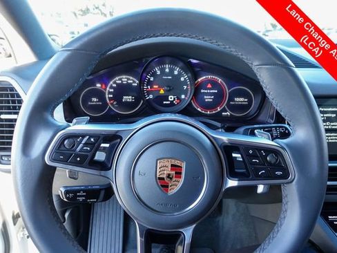 Used 2019 Porsche Cayenne image 12
