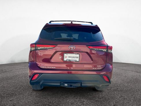 Used 2021 Toyota Highlander XLE image 24