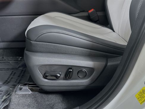 New 2026 Lexus TX 500h AWD w/ Technology Package image 18