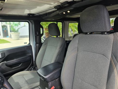Used 2024 Jeep Wrangler Unlimited Sport AWD/4WD image 25