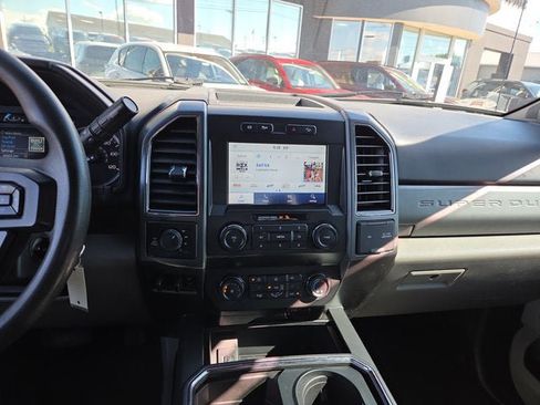 Used 2021 Ford F250 XLT w/ XLT Premium Package AWD/4WD image 16