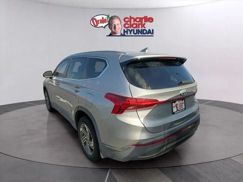 Used 2023 Hyundai Santa Fe SE FWD image 2