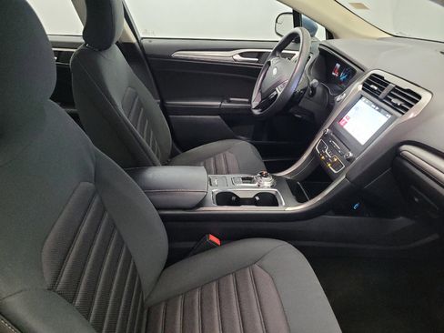 Used 2018 Ford Fusion SE w/ Fusion SE Technology Package image 21