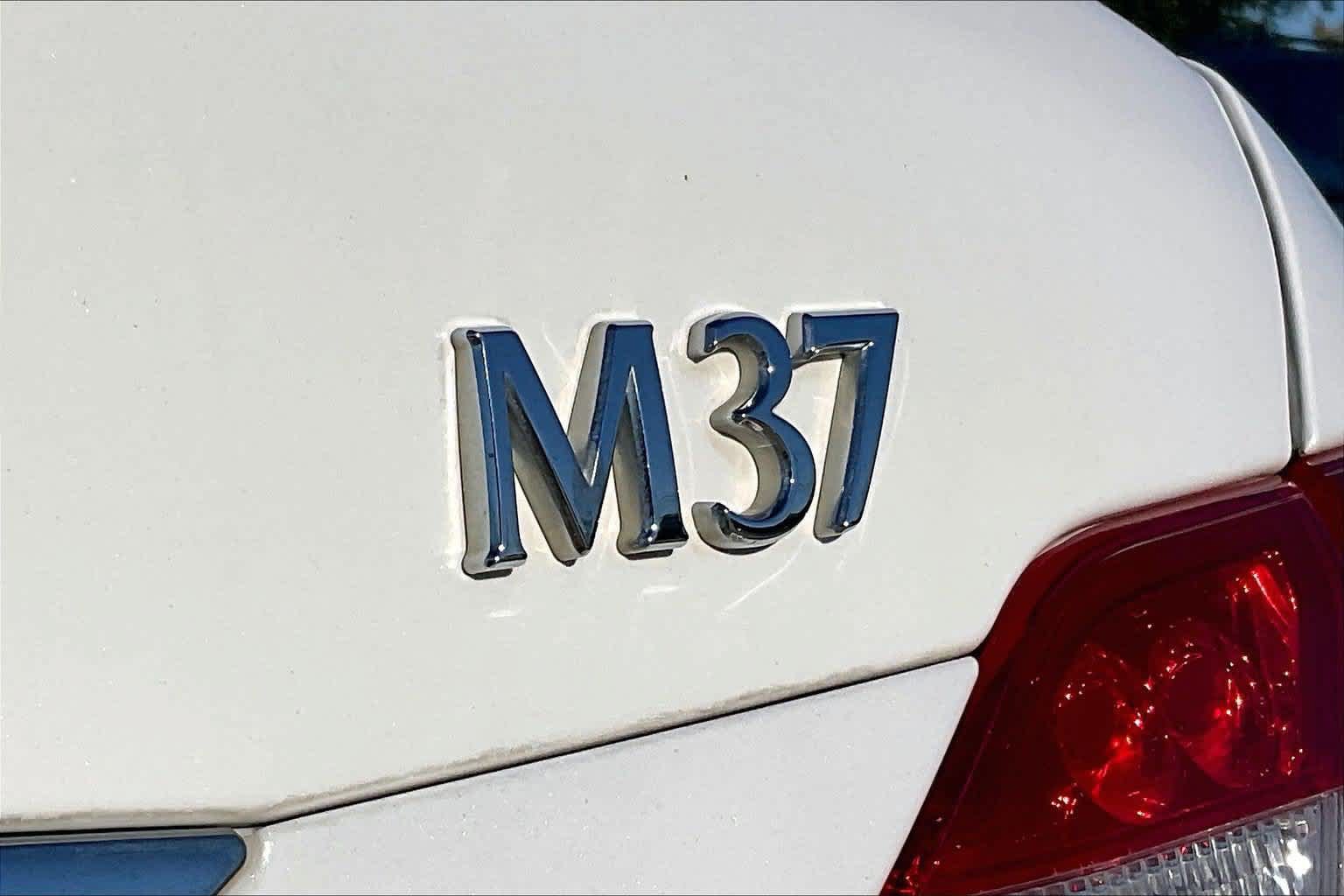 Used 2012 INFINITI M37 w/ Premium Pkg RWD image 7
