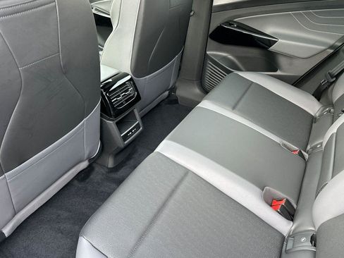 New 2026 Volkswagen ID.4 Pro S image 11