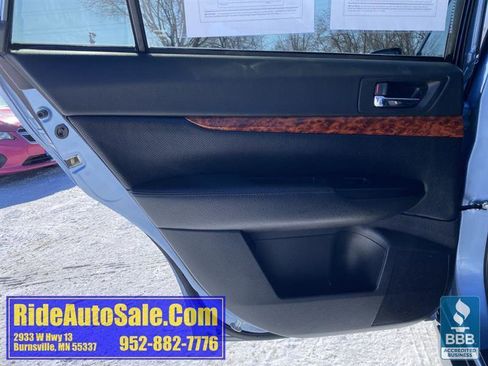 Used 2012 Subaru Outback 2.5i Limited image 11