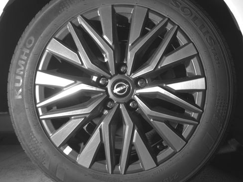 Used 2025 Nissan Altima 2.5 SV FWD image 15