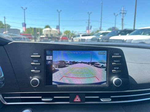 Certified 2025 Hyundai Elantra Hybrid FWD image 17