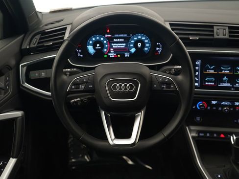 Used 2024 Audi Q3 2.0T Premium w/ Convenience Package AWD/4WD image 9