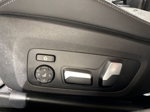 Used 2019 BMW 330i Sedan w/ M Sport Package RWD image 17