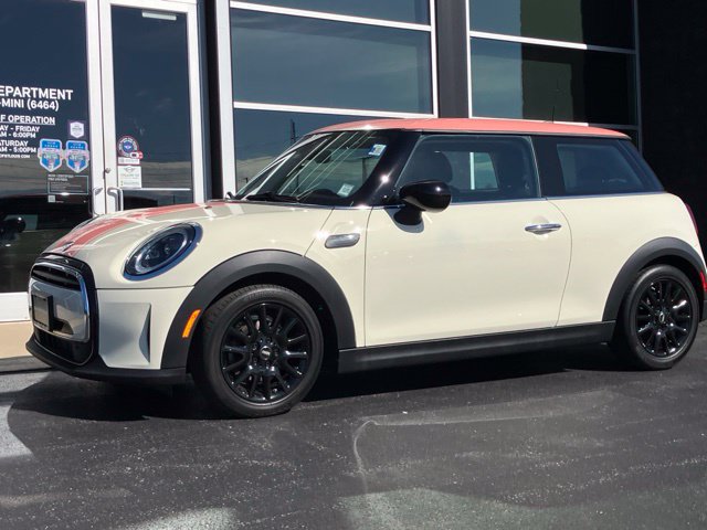 Used 2022 MINI Cooper 2-Door Hardtop FWD image 1
