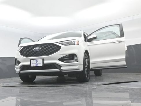 Certified 2024 Ford Edge ST-Line AWD/4WD image 30
