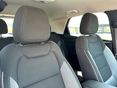 Used 2025 Chevrolet TrailBlazer LT FWD image 24