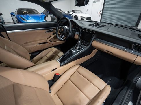 Used 2018 Porsche 911 Carrera RWD image 28