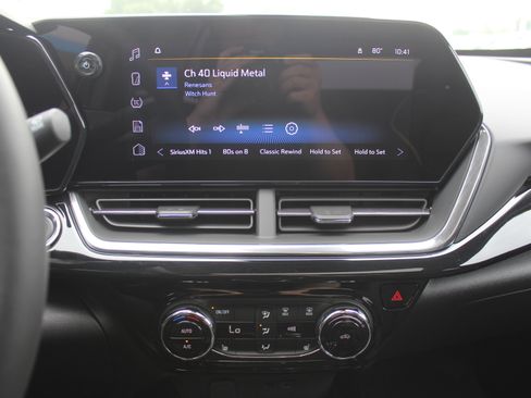 New 2026 Chevrolet Trax ACTIV w/ Sunroof Package FWD image 13